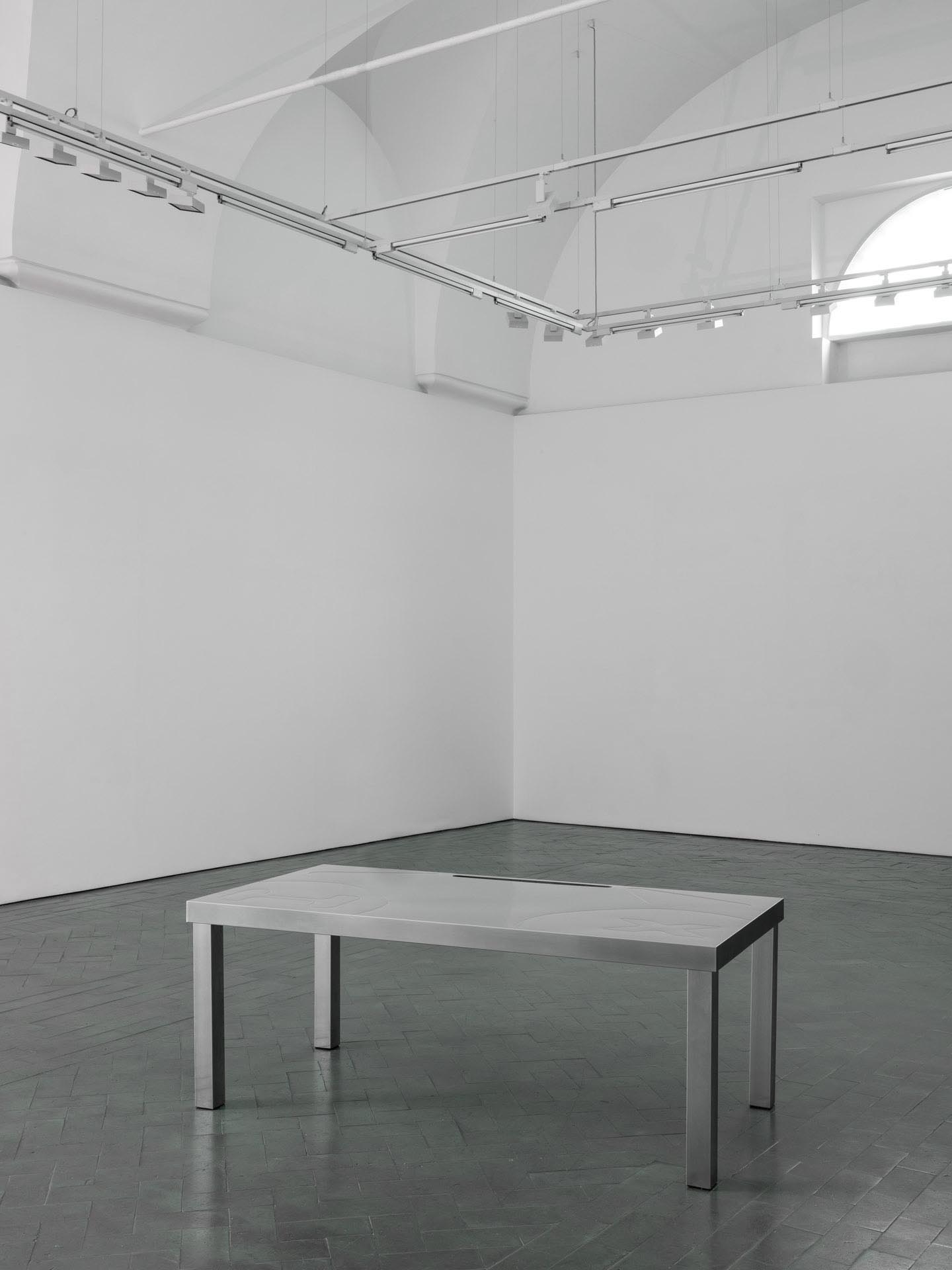 inohx workstation installation view with table