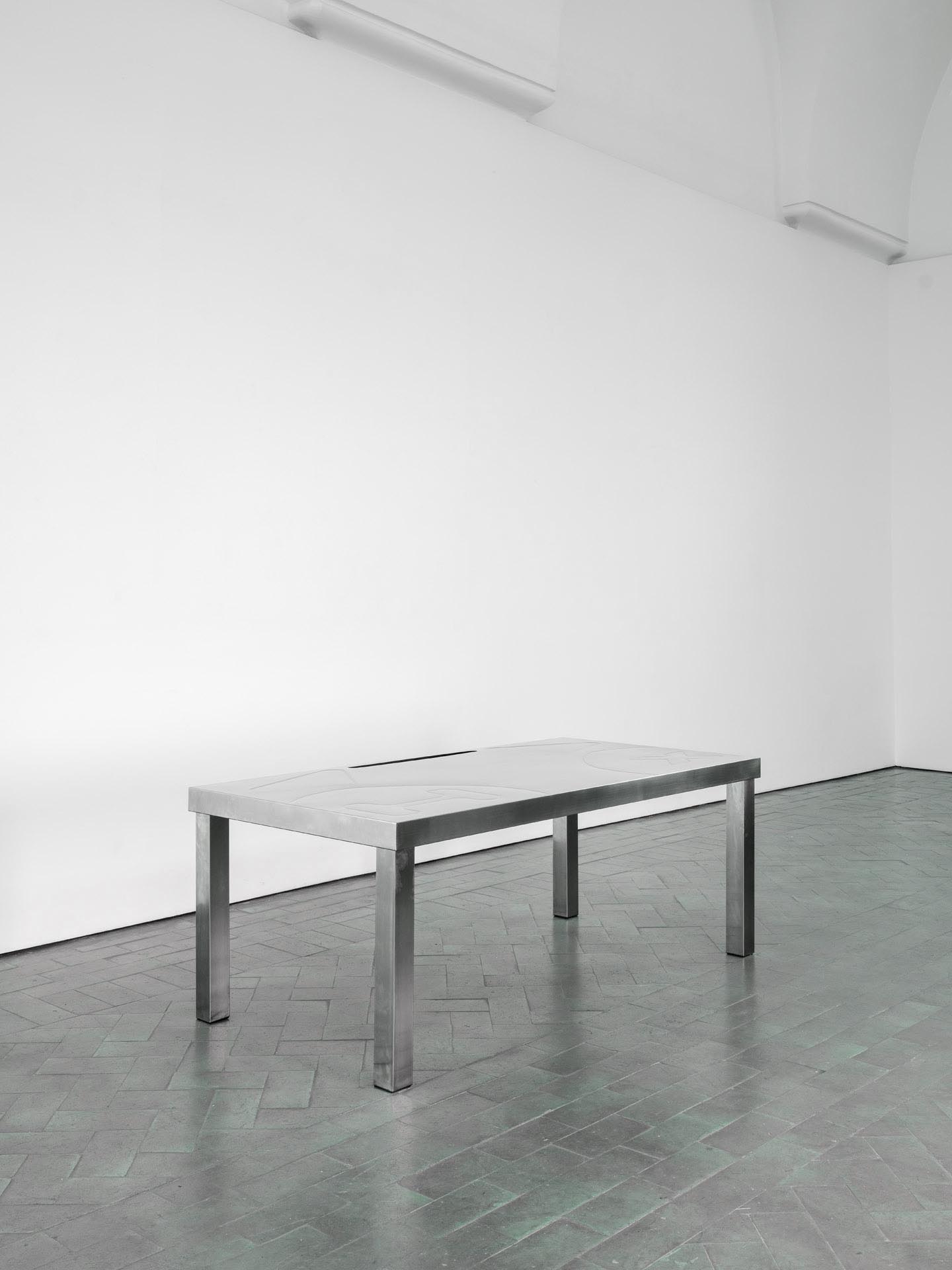 inohx workstation in gallery corner