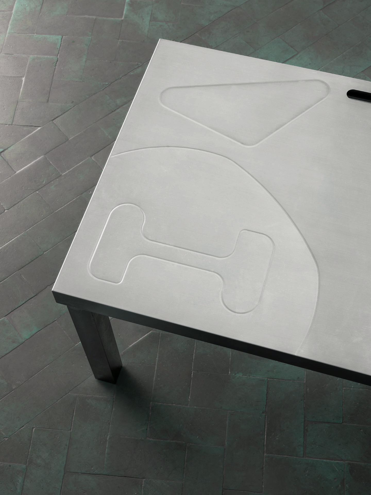 overhead detail of inohx workstation